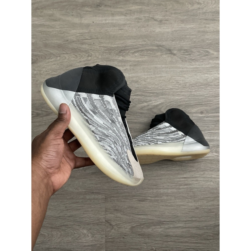 Size 5- Adidas Yeezy Quantum Q46473
